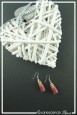 boucles-d-oreilles-fiole-falcon-couleur-rouge-microbilles-sur-fond-noir