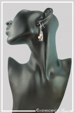 boucles-d-oreilles-chaine-popi-couleur-rose-et-argent-portees