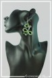 boucles-d-oreilles-en-aluminium-ying-couleur-argent-et-vert-pomme-portees
