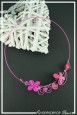 tour-de-cou-cable-foxi-couleur-argent-et-fuchsia-sur-fond-noir