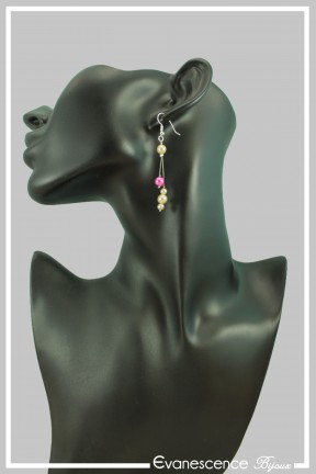 boucles-d-oreilles-en-fil-cable-louna-couleur-fuchsia-et-ivoire-portees