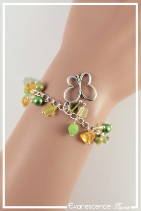 bracelet-chaine-nenuphar-couleur-vert-et-jaune-porte
