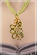 pendentif-en-aluminium-orion-couleur-vert-et-jaune-zoom-porte