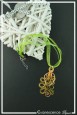 pendentif-en-aluminium-orion-couleur-vert-et-jaune-sur-fond-noir