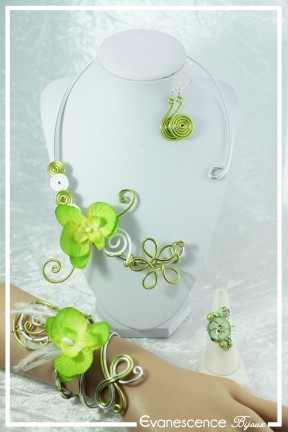 parure-de-bijoux-poupy-couleur-vert-et-blanc