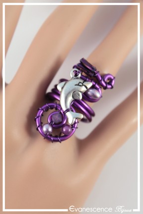 bague-reglable-en-aluminium-daisy-couleur-violet-portee-zoom