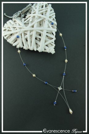 collier-en-fil-cable-reglisse-couleur-blanc-et-bleu-roi-sur-fond-noir