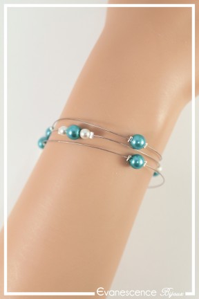 bracelet-en-fil-cable-louna-couleur-turquoise-et-blanc-porte