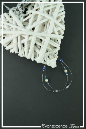 bracelet-en-fil-cable-oasis-couleur-creme-et-bleu-roi-sur-fond-noir