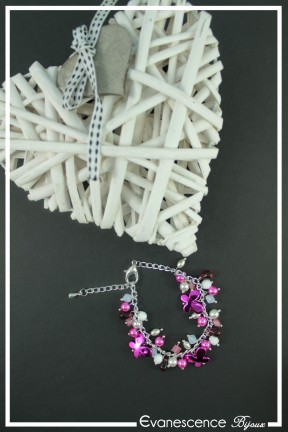 bracelet-chaine-kookie-couleur-argent-et-fuchsia-sur-fond-noir