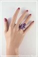 bague-reglable-en-aluminium-quinine-couleur-violet-et-argent-portee