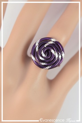 bague-reglable-en-aluminium-pastille-couleur-violet-strie-portee-zoom