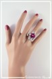 bague-reglable-en-aluminium-lili-couleur-argent-et-fuchsia-portee