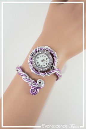 montre-en-aluminium-amalia-couleur-argent-et-lilas-porte