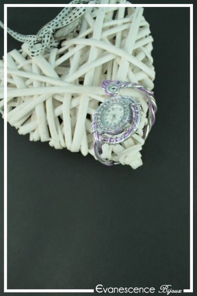 montre-en-aluminium-amalia-couleur-argent-et-lilas-sur-fond-noir