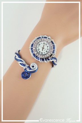 montre-en-aluminium-amalia-couleur-argent-et-bleu-roi-porte