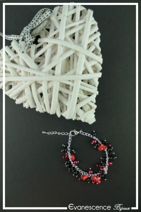 bracelet-chaine-hatchi-couleur-rouge-et-noir-sur-fond-noir