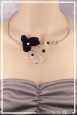 collier-en-aluminium-fada-couleur-blanc-et-noir-porte