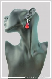 boucles-d-oreilles-chaine-capri-couleur-rouge-portees