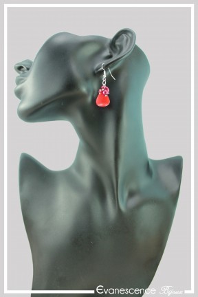 boucles-d-oreilles-chaine-capri-couleur-rouge-portees