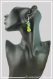 boucles-d-oreilles-chaine-penelope-couleur-vert-portees