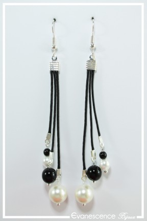 boucles-d-oreilles-en-coton-cire-eka-couleur-blanc-et-noir