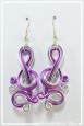 boucles-d-oreilles-en-aluminium-polka-couleur-argent-et-fuchsia