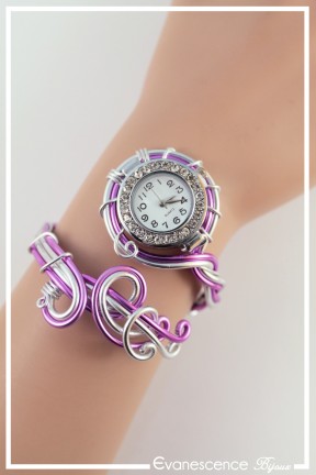 montre-en-aluminium-fidji-couleur-argent-et-fuchsia-porte