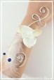 bracelet-en-aluminium-fila-couleur-blanc-ivoire-et-bleu-marine-porte