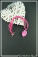 pendentif-en-aluminium-muguet-couleur-fuchsia-et-argent-sur-fond-noir