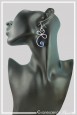 boucles-d-oreilles-en-aluminium-fila-couleur-argent-et-bleu-marine-portees