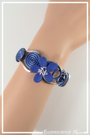 bracelet-en-metal-west-couleur-bleu-roi-et-argent-porte