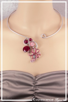 collier-en-aluminium-gagarine-couleur-argent-et-rouge-porte