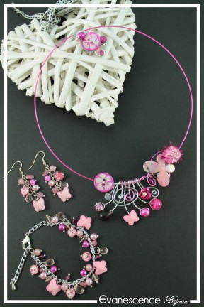 parure-de-bijoux-willow-couleur-argent-et-fuchsia-sur-fond-noir