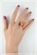 bague-reglable-en-aluminium-pastille-couleur-orange-strie-portee