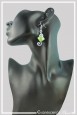 boucles-d-oreilles-en-aluminium-baboune-couleur-argent-et-vert-pomme-portees