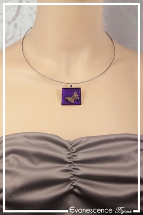 pendentif-en-resine-foster-couleur-violet-et-argent-porte