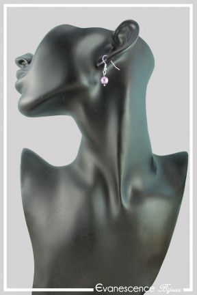 boucles-d-oreilles-sur-clous-eva-couleur-mauve-portees