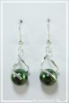 boucles-d-oreilles-avec-un-tourbillon-maou-couleur-vert-et-argent