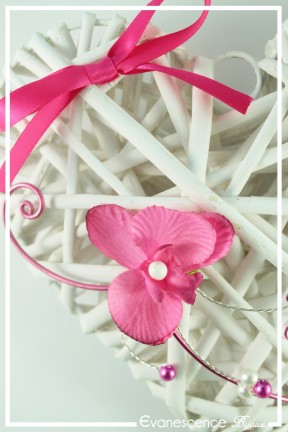 porte-alliances-pour-votre-mariage-fada-couleur-fuchsia-et-blanc-zoom-gauche