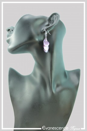 boucles-d-oreilles-chaine-calypso-couleur-mauve-portees