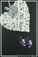 boucles-d-oreilles-chaine-calypso-couleur-mauve-sur-fond-noir