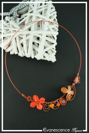 tour-de-cou-cable-foxi-couleur-argent-et-orange-sur-fond-noir
