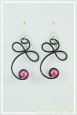 boucles-d-oreilles-en-aluminium-fila-couleur-noir-et-fuchsia