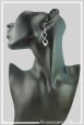 boucles-d-oreilles-en-metal-charly-couleur-blanc-et-argent-portees