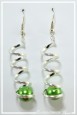 boucles-d-oreilles-avec-une-spirale-mimine-couleur-vert-et-argent