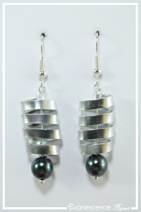 boucles-d-oreilles-sur-clous-twist-couleur-argent-et-gris-fonce