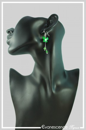 boucles-d-oreilles-en-fil-cable-nini-couleur-vert-portees