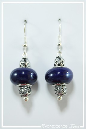 boucles-d-oreilles-sur-clous-calisson-couleur-argent-et-bleu