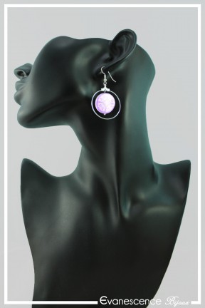 boucles-d-oreilles-creoles-fiona-couleur-violet-portees